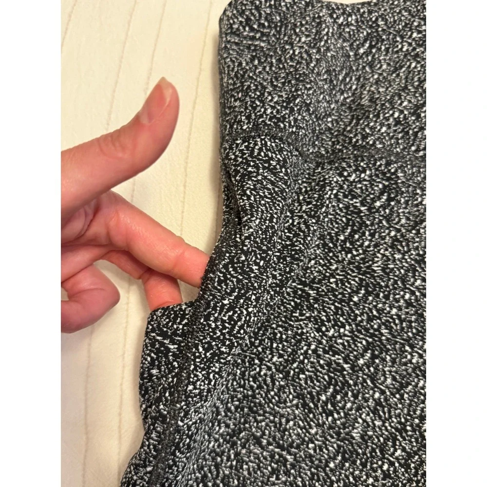 Athleta Ultimate Stash Textured 7/8 Tight Black White Leggings Women's Medium